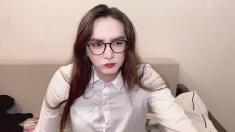 Snapshot of elisa_2001 chatting on June 2026 10:05:02 PM Liza online show from June 2026 10:05:02 PM