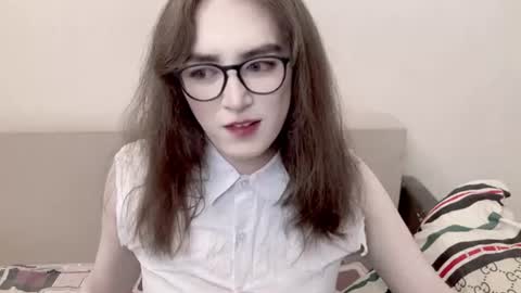 Snapshot of elisa_2001 chatting on July 2026 01:18:01 AM Liza online show from July 2026 01:18:01 AM