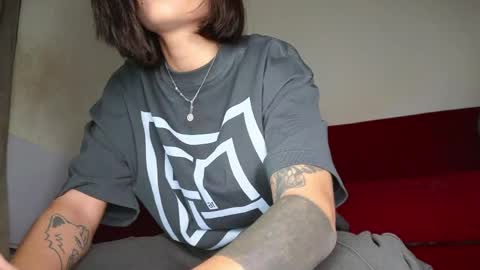 Snapshot of elisa_bright chatting on April 2026 08:44:02 AM Tati online show from April 2026 08:44:02 AM