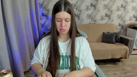 Snapshot of elisa_kollin chatting on October 2025 03:10:02 PM Aletta Oushen online show from October 2025 03:10:02 PM