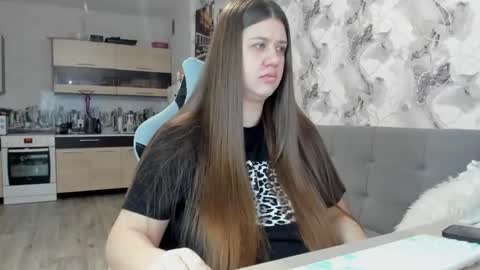 Snapshot of elisa_kollin chatting on December 2025 10:13:01 AM Aletta Oushen online show from December 2025 10:13:01 AM