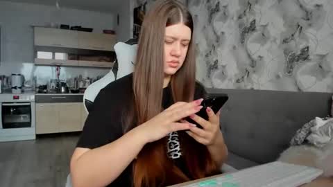 Snapshot of elisa_kollin chatting on December 2025 09:29:02 AM Aletta Oushen online show from December 2025 09:29:02 AM