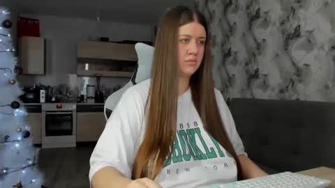 Snapshot of elisa_kollin chatting on December 2025 09:06:01 AM Aletta Oushen online show from December 2025 09:06:01 AM