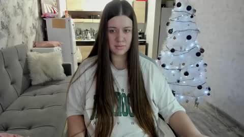 Snapshot of elisa_kollin chatting on January 2026 10:40:01 AM Aletta Oushen online show from January 2026 10:40:01 AM