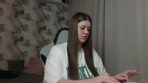 Snapshot of elisa_kollin chatting on February 2026 01:01:02 PM Aletta Oushen online show from February 2026 01:01:02 PM