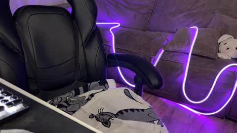 Snapshot of elisa_north chatting on February 2025 01:54:02 PM Elisa North online show from February 2025 01:54:02 PM