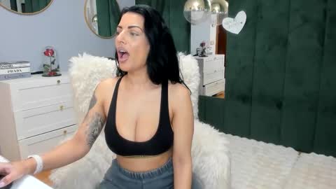 Maria online show from November 2025 05:35:01 AM