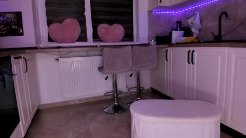 elisabeth_jason online show from April 2026 04:35:01 AM