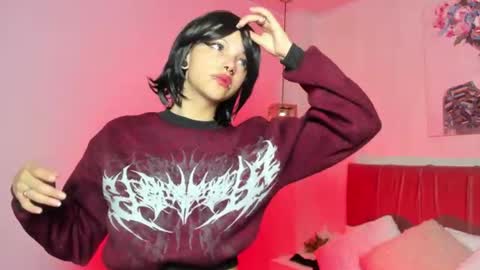 elisabethflores online show from June 2026 07:00:02 PM