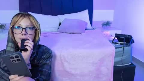 elisabethflores online show from July 2026 08:01:02 AM