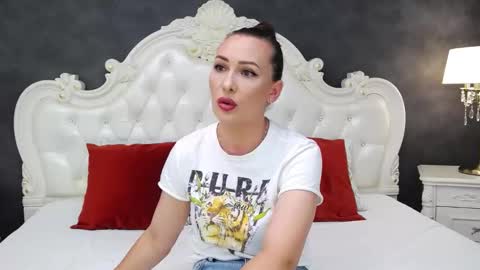 Krissy online show from October 2025 08:35:01 AM