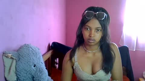 elisah01 online show from May 2026 06:41:02 AM