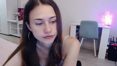 Snapshot of eliscuteblonde chatting on September 2025 04:01:01 AM Elis online show from September 2025 04:01:01 AM