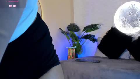 Snapshot of elise_diamond chatting on March 2025 01:50:02 AM Elise diamond online show from March 2025 01:50:02 AM