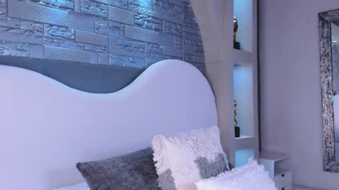 Snapshot of elise_diamond chatting on November 2025 09:50:01 PM Elise diamond online show from November 2025 09:50:01 PM