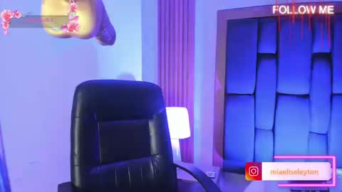 Snapshot of elise_leyton chatting on September 2025 01:10:01 PM ELISE LEYTON online show from September 2025 01:10:01 PM