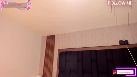 Snapshot of elise_leyton chatting on November 2025 11:48:01 PM ELISE LEYTON online show from November 2025 11:48:01 PM