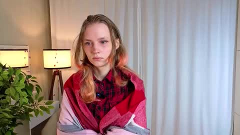 Snapshot of eliselauder chatting on November 2025 01:11:01 AM Viola online show from November 2025 01:11:01 AM