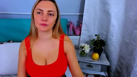 Elise online show from November 2025 08:14:02 AM