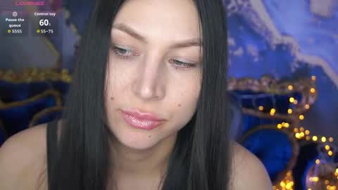 elisevelour online show from April 2026 12:05:02 PM