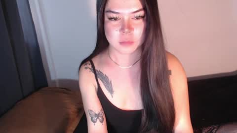 Snapshot of elisex18 chatting on June 2026 04:47:02 AM Elise online show from June 2026 04:47:02 AM
