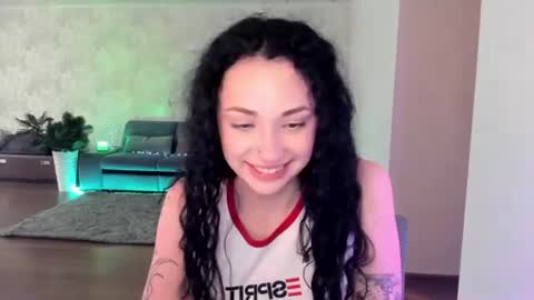 Snapshot of elisskriter chatting on June 2026 12:15:02 PM Eliss online show from June 2026 12:15:02 PM