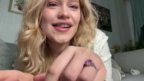 Snapshot of elixiirr chatting on January 2026 12:02:01 AM Stephanie online show from January 2026 12:02:01 AM