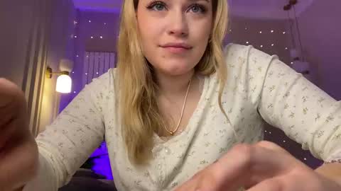 Snapshot of elixiirr chatting on February 2026 10:44:01 PM Stephanie online show from February 2026 10:44:01 PM