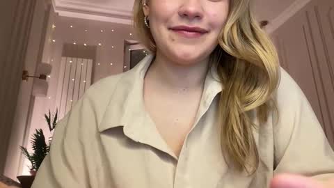 Snapshot of elixiirr chatting on February 2026 07:36:01 PM Stephanie online show from February 2026 07:36:01 PM