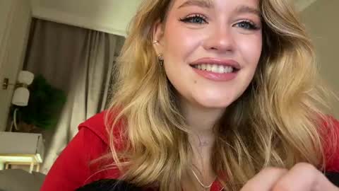 Snapshot of elixiirr chatting on April 2026 08:54:02 PM Stephanie online show from April 2026 08:54:02 PM