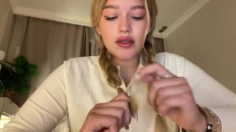 Stephanie online show from May 2026 08:58:01 PM