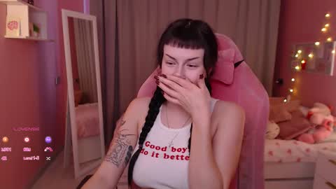 Ari online show from December 2025 07:57:02 AM