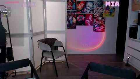 Ari online show from October 2025 03:42:01 PM