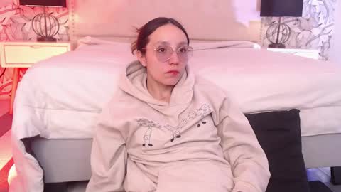 Eliza online show from September 2025 08:42:01 PM