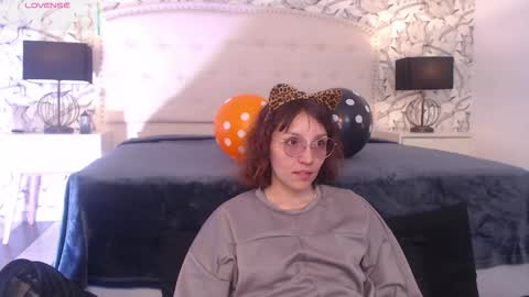 Eliza online show from October 2025 07:41:01 PM