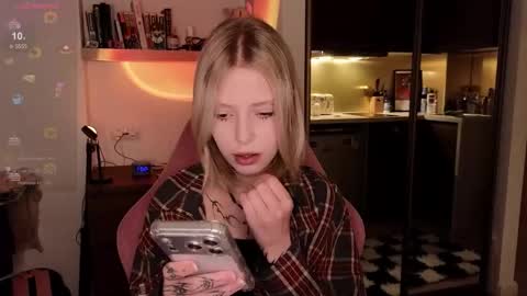 Elizabeth online show from November 2025 12:06:01 PM