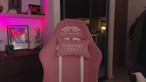 Elizabeth online show from March 2026 07:42:02 PM