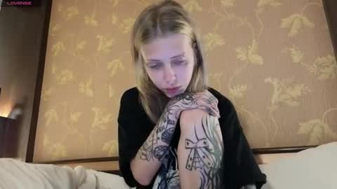 Snapshot of eliza_sadcat chatting on June 2026 06:56:01 PM Elizabeth online show from June 2026 06:56:01 PM