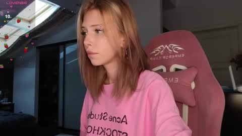 Snapshot of eliza_sadcat chatting on July 2026 12:44:01 PM Elizabeth online show from July 2026 12:44:01 PM