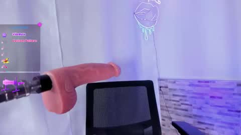 Snapshot of elizabetcooper chatting on November 2025 10:21:01 PM Elizabeth online show from November 2025 10:21:01 PM