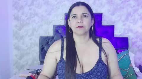 Elizabeth online show from April 2026 09:50:01 PM