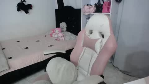 Snapshot of elizabeth_rose02 chatting on January 2026 02:25:02 AM Elizabeth online show from January 2026 02:25:02 AM