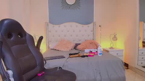 Elizabeth  online show from May 2026 10:12:02 AM