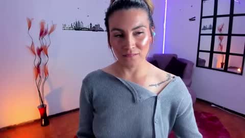 Snapshot of elizabeth_taylor_b chatting on October 2025 11:37:01 PM Elizabeth online show from October 2025 11:37:01 PM