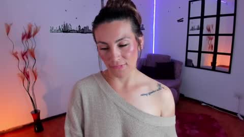 Snapshot of elizabeth_taylor_b chatting on April 2026 09:53:02 PM Elizabeth online show from April 2026 09:53:02 PM