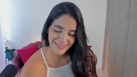 Snapshot of elizabetharo chatting on February 2025 08:53:02 PM Eliza online show from February 2025 08:53:02 PM