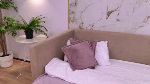 Elizabeth online show from October 2025 04:07:02 PM