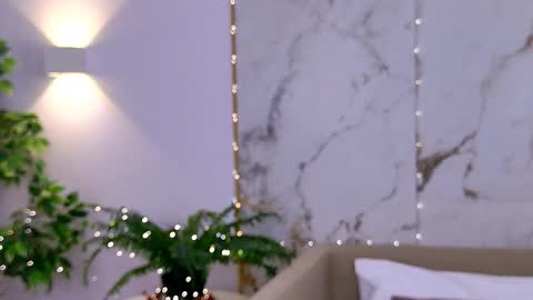 Elizabeth online show from December 2025 04:15:01 PM