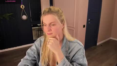 Snapshot of elizabethmad chatting on September 2025 05:36:01 PM elizabethmad online show from September 2025 05:36:01 PM