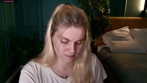 Snapshot of elizabethmad chatting on September 2025 06:32:02 PM elizabethmad online show from September 2025 06:32:02 PM